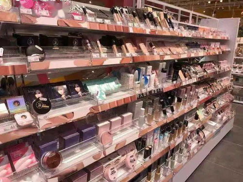 消費(fèi)強(qiáng)勁復(fù)蘇 疫情難擋廣州商貿(mào)經(jīng)濟(jì)活力，化妝品零售逆勢上揚(yáng)